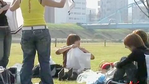 So trainieren Cheerleader im Natur-Upskirt-Video - free porn video