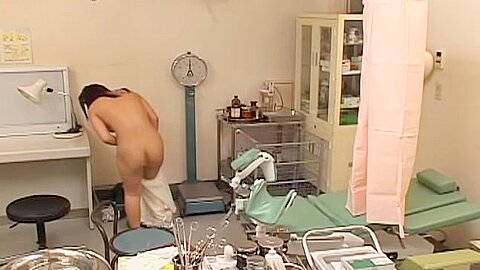 Vollbusige japanische hottie genoss ihre sexy Zeit beim Gynäkologen - free porn video