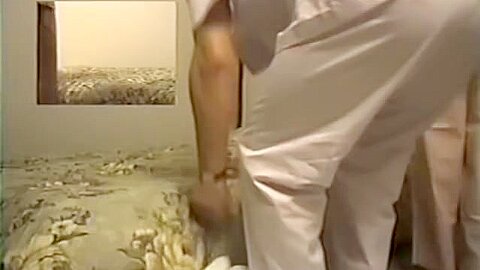 Schneller Fotzenfingersatz in versautem -Massagevideo gefangen - free porn video