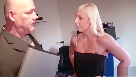Opa fickt -jaehrigen blonde teen Maus wenn Eltern nicht da - free porn video