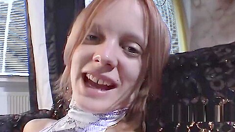 Teenie Angie beim Casting - free porn video