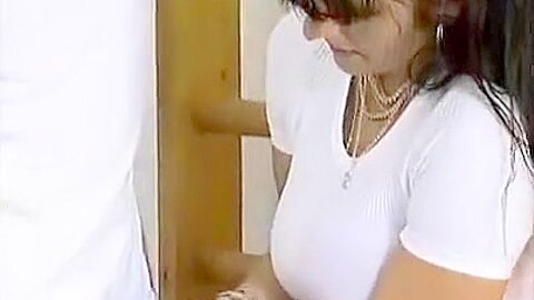 Reife Damen - Fitness Training fr geile alte Schwabbelfotzen - free porn video