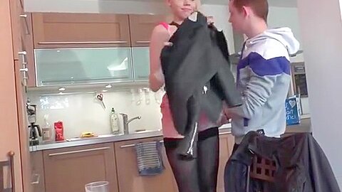 HC - Meine Kleine Cousine - free porn video