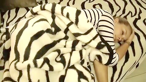 Fick meine Freundin bevor sie ins Bett geht - Creampie - free porn video