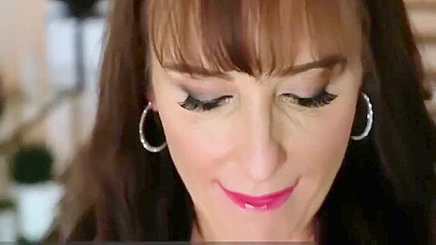 Die reife Frau hat groГue Titten und super sexy - free porn video