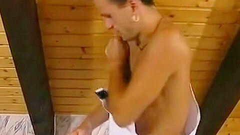 Ines und der geile Fick im Bad - free porn video