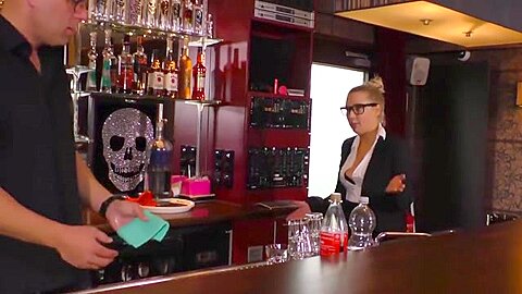 VODEU - Geile Lady liebt es hart - free porn video