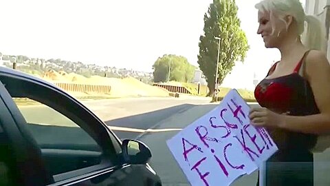 2 Deutsche Strassen Nutten ficken Outdoor mit ihren Freiern - free porn video
