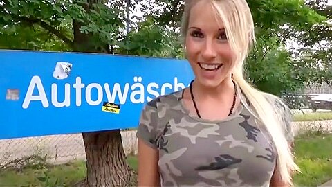 Blondine von versautetreffs. de fickt Typ an der Tankstelle - free porn video
