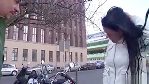 Junge Tussy Braucht Hilfe Und Laesst Sich Von Alten Ficken - free porn video