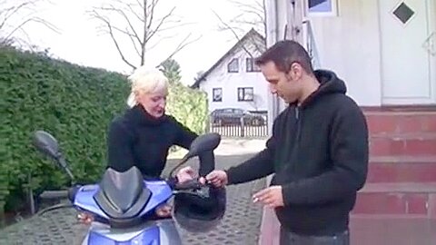 Extrem Schlankes Teeny Girl Bekommt Einen Fick Von Ihm - free porn video