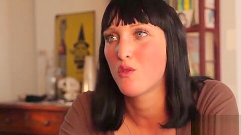 Die dominante Paula lasst sich von Minka verwohnen - free porn video