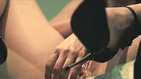 Hotwife Jen fistet ihre unersattliche Mose - free porn video