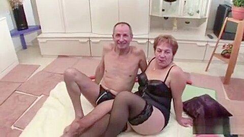 Oma Und Opa Beim Porno Casting Um Rente Aufzubessern - free porn video