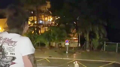 Tätowierte deutsche Vicky wird spontan auf Malle gefickt! - free porn video