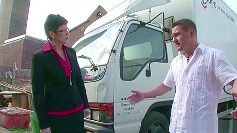 Mutti Laesst Sich Auf Der Arbeit Ficken Und Besamen - free porn video
