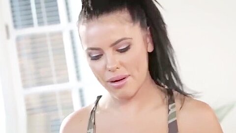 Zwei heiße Mädchen lecken und spritzen - free porn video