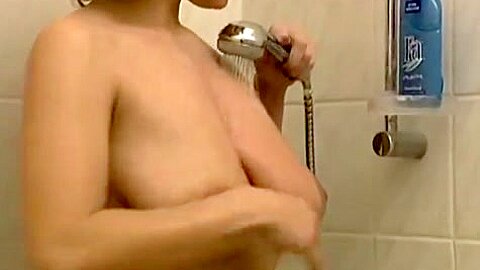 Deutsche Euter Sau wird gefickt - free porn video
