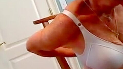 oma, 70 jaar, pijpt haar man - free porn video