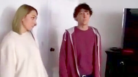 Bruder und Schwester teilen sich ein Zimmer - free porn video