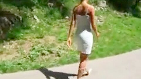 Geile blonde milf pipi in high heels - free porn video
