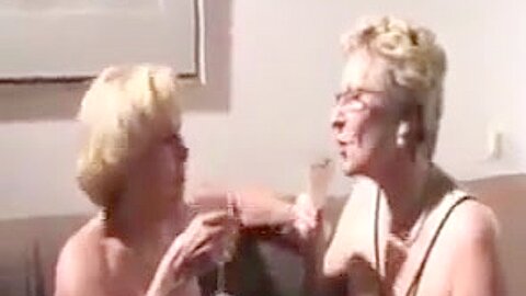 Oma lesben - free porn video