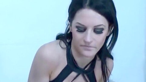 Dem notgeilen opa den schwanz massiert - free porn video