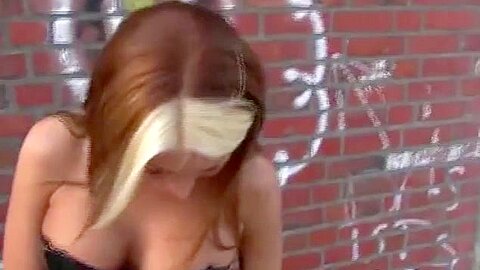 Geile blonde Hure auf dem Strich gefickt - free porn video