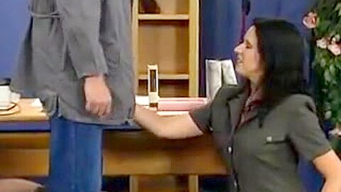 Hausbesuch bei Mutter u Tochter - free porn video