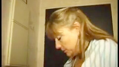 Altes college-Mädchen Französische Lesben - free porn video