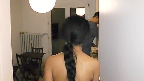Sexy eve - sie fickt fremd waehrend er spuelt - free porn video