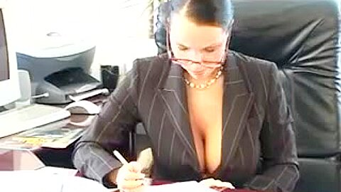 LAURA LION in Busen Extra - Exklusiv & Edel - free porn video