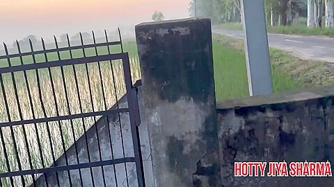 Jamindar Ke Bete Ne Bhabhi Ko Tabadtod Choda Jab Wo Khet Mein Pisaab Kar Rahi Thi - free porn video