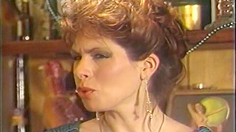 Janey Robbins Romanced In The Hot Tub - free porn video