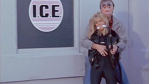 Blonde Frau geknebelt und gefesselt in intensiver Szene - free porn video