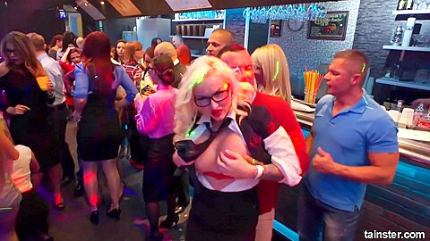 Wild Party Girls Grinding and Sucking Cock - free porn video