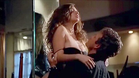 Amateurpaar bei intensivem Schlafzimmer-Sex - free porn video